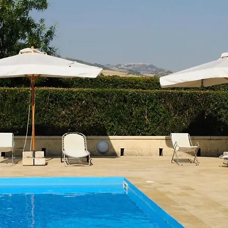 Sleeps 2 Pool Wifi T764327 Apartment