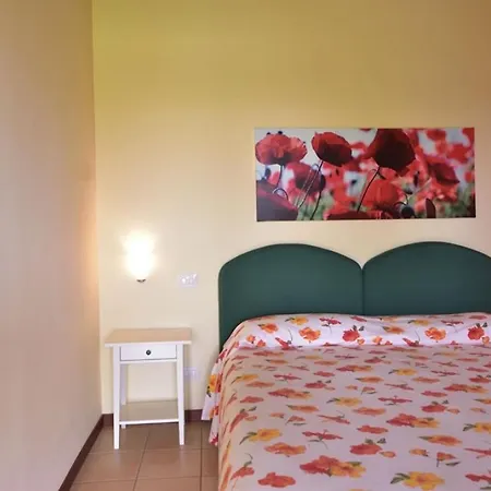 Sleeps 2 Pool Wifi T764327